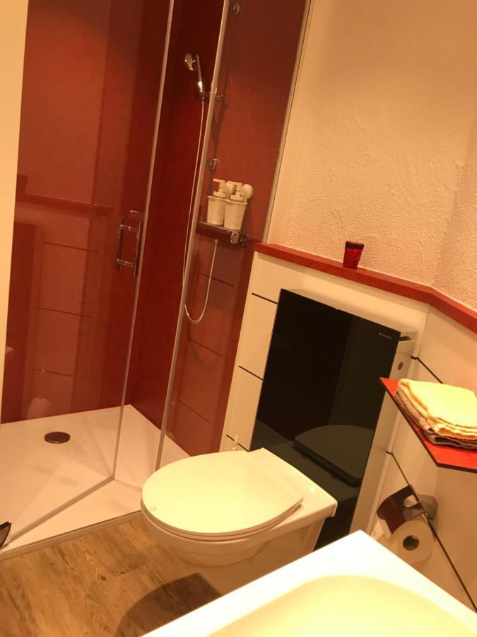 Ruhige Zimmer Im Gruenen Und Studio Im Naherholungsgebiet Sigigen エクステリア 写真