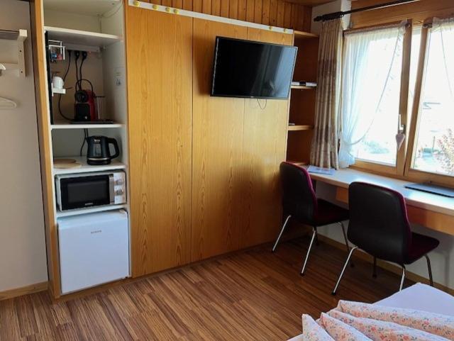 Ruhige Zimmer Im Gruenen Und Studio Im Naherholungsgebiet Sigigen エクステリア 写真