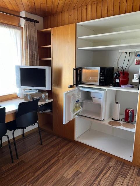 Ruhige Zimmer Im Gruenen Und Studio Im Naherholungsgebiet Sigigen エクステリア 写真